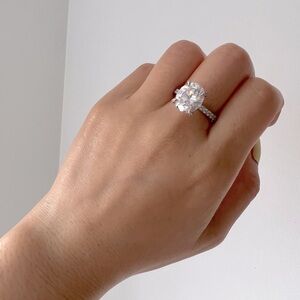 NEW Diamonique Elegant Silver Oval Solitaire Ring